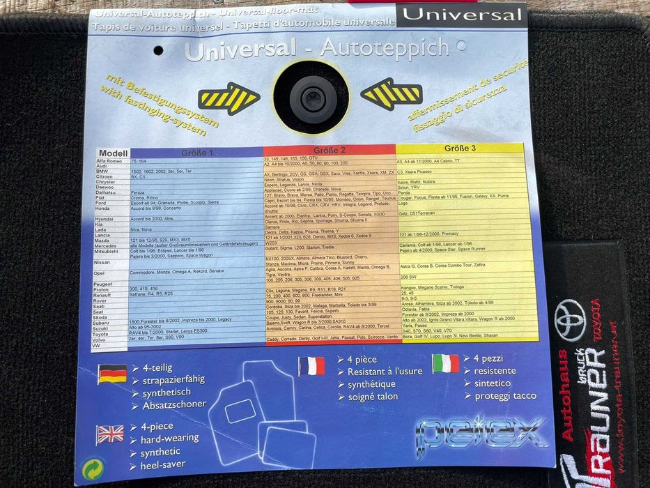 Продавам Универсални Текстилни Мокетни Стелки Черно Toyota