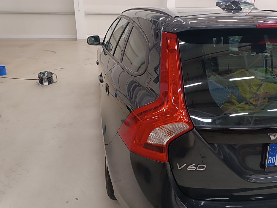 Polish profesional faruri +stopuri+caroserie