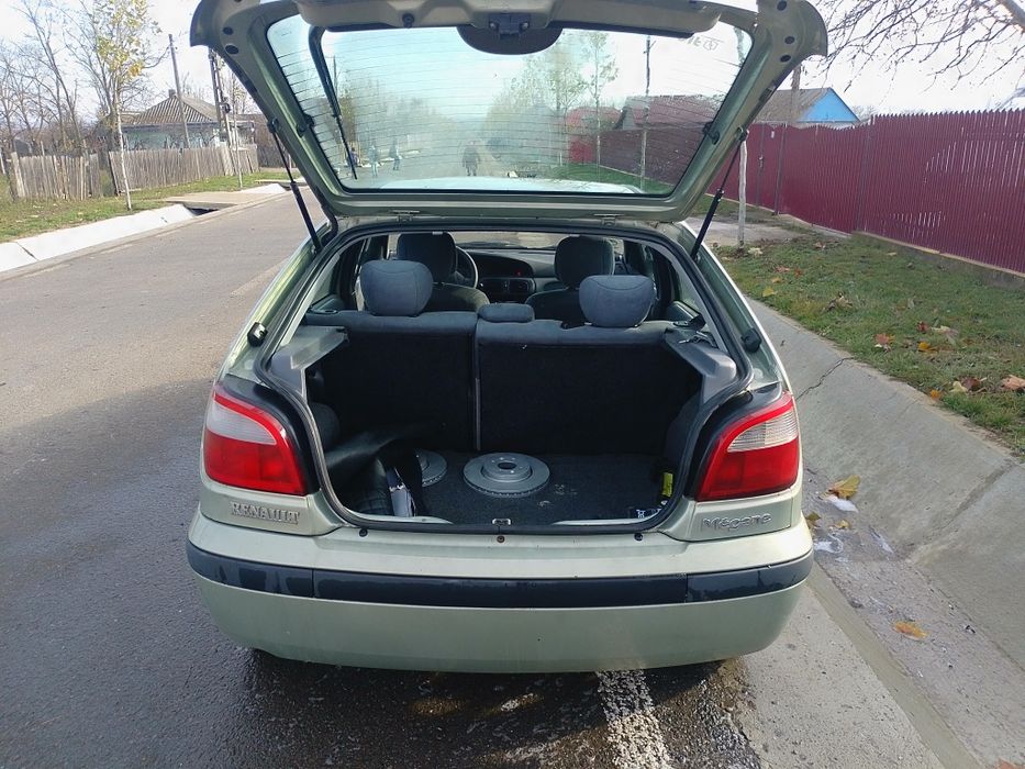 Renault Megane 1.6 Superb, multidotat, econom