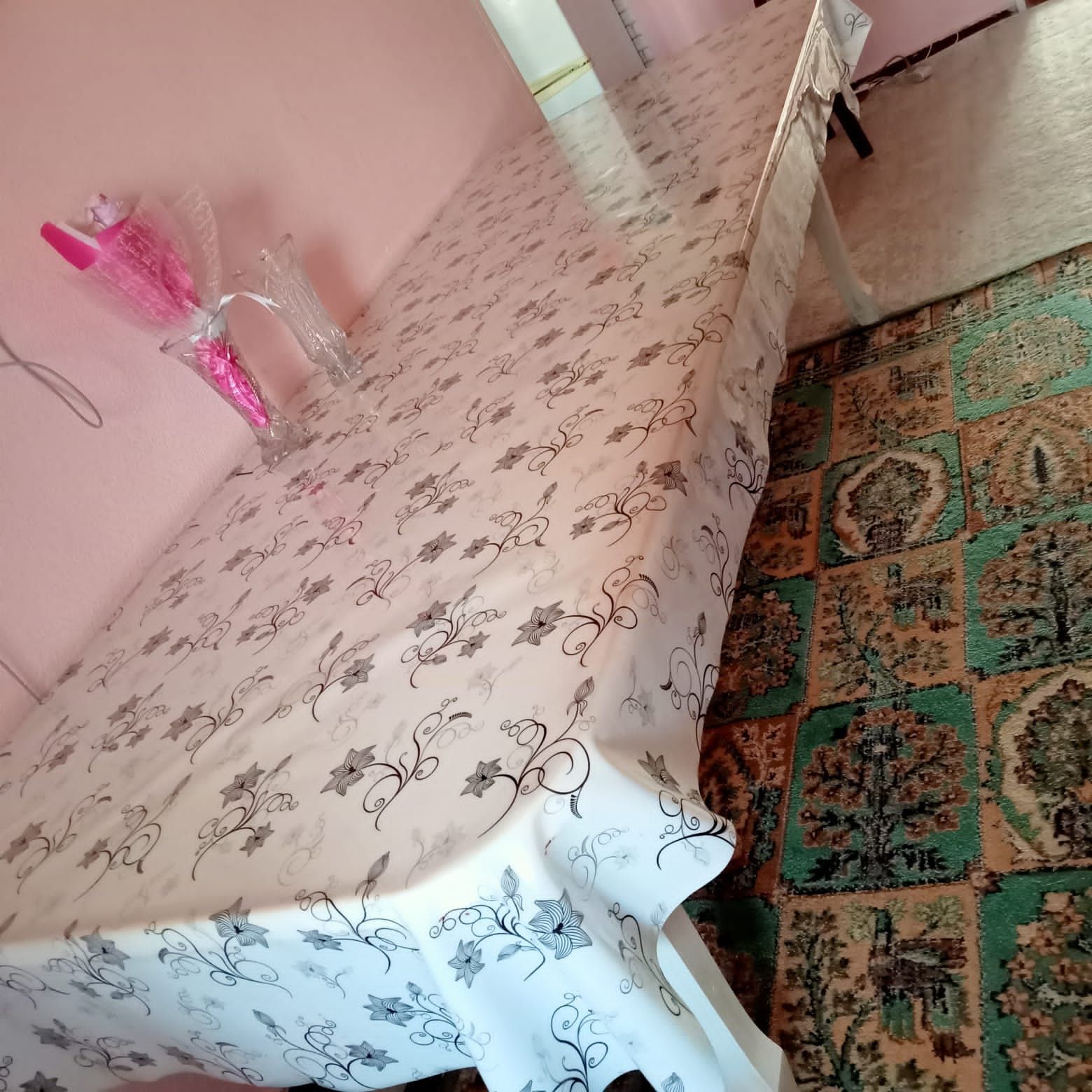 Продаётся   стол