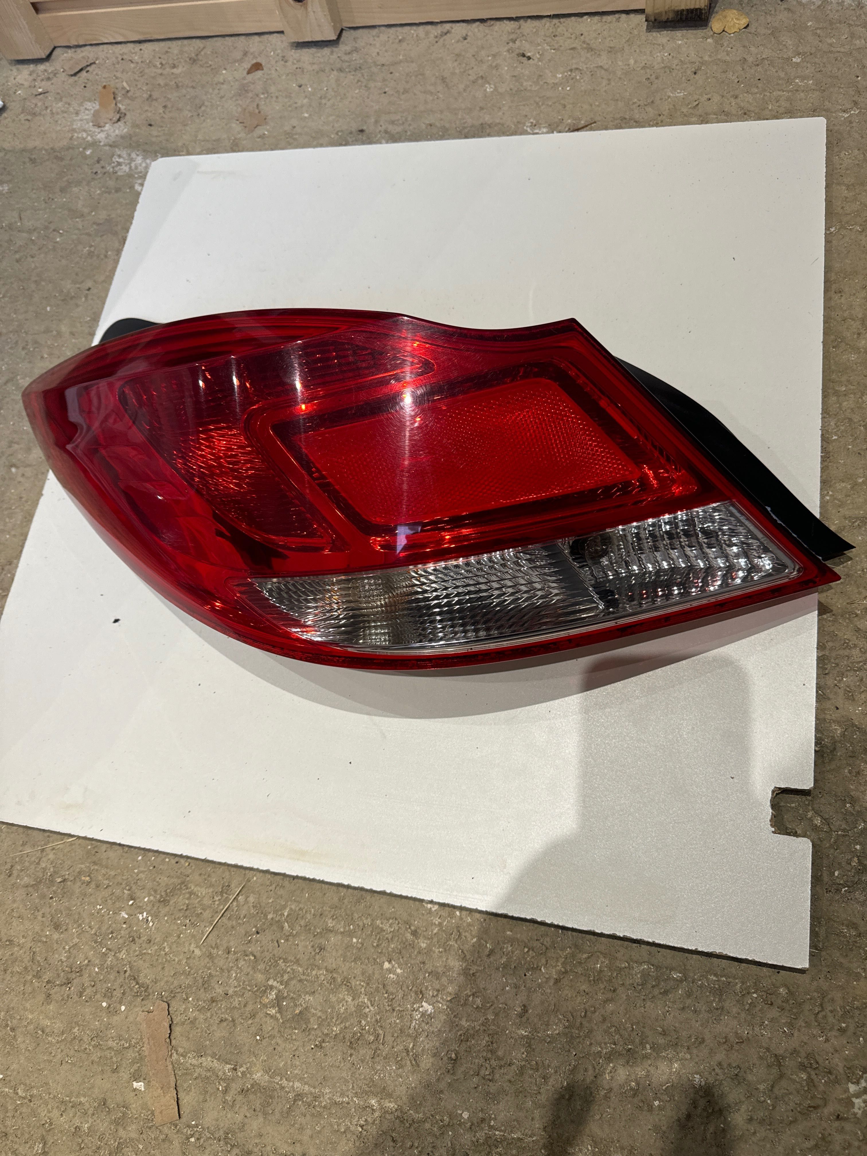 Opel Insignia задни светлини стопове