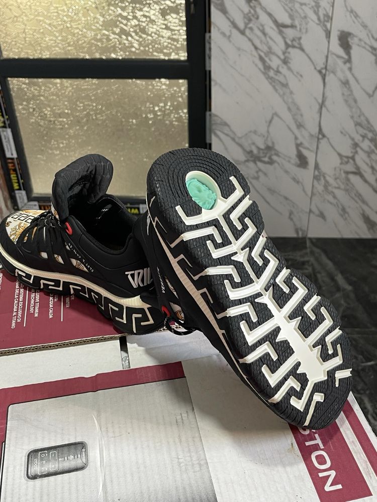Versace Trigreca