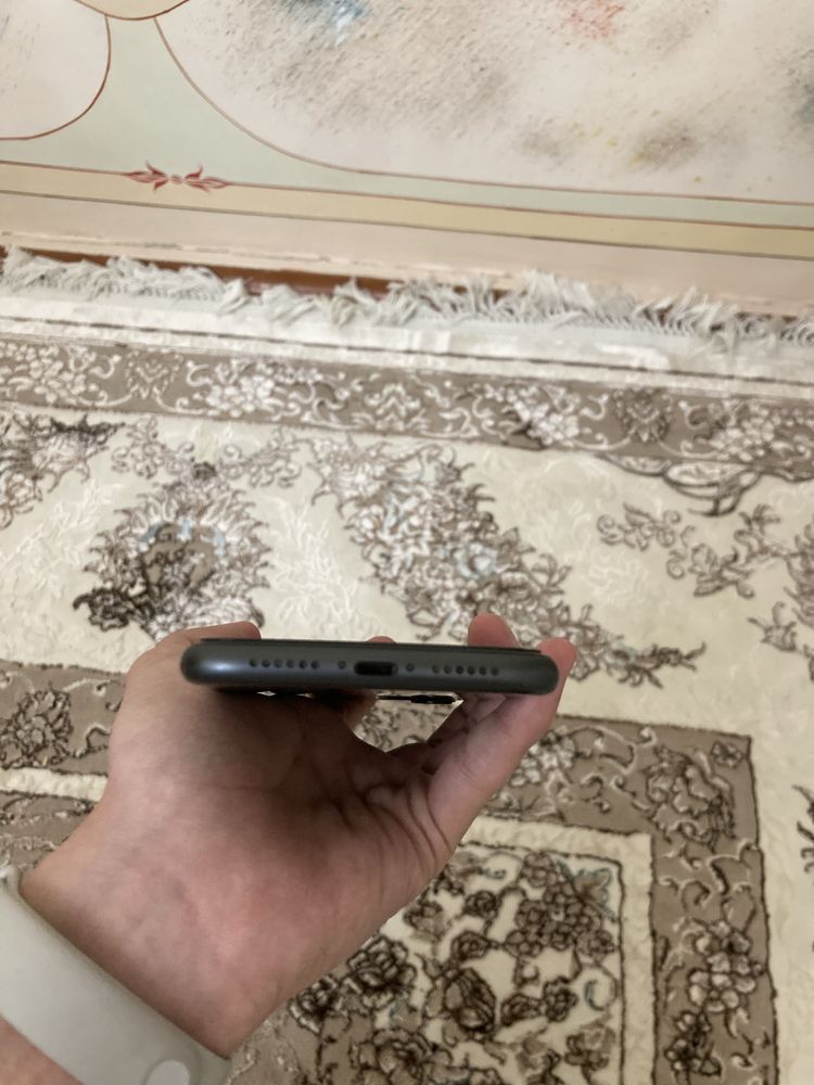 Iphone 11 sotiladi
