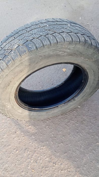 Продам шины зимние б/у 205/70/15 за 2 шт 10000 тенге