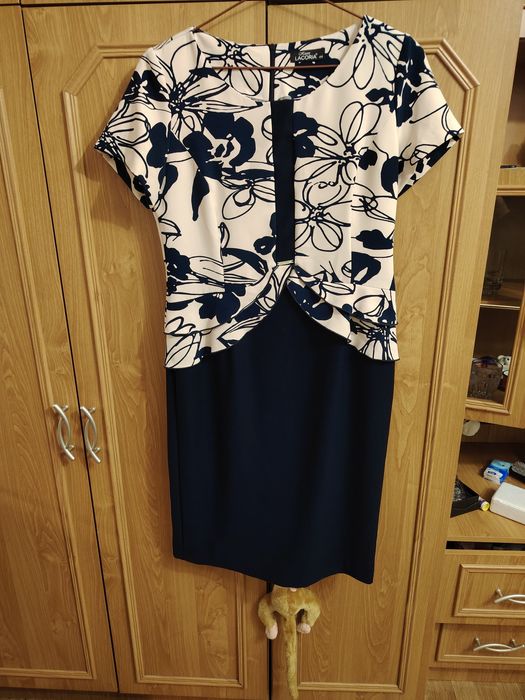 Vând Rochițe o singura dată purtate.