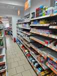 Vand rafturi metalice pentru expunere produse magazin