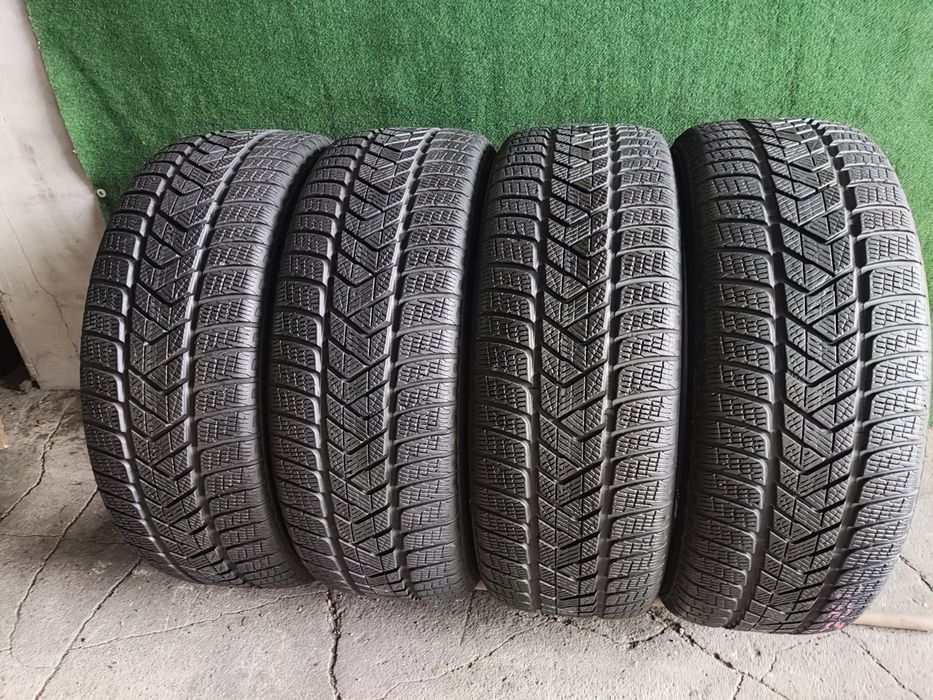 4бр зимни гуми 235/60/18 Pirelli Scorpion Winter, XL подсилени
7мм гра