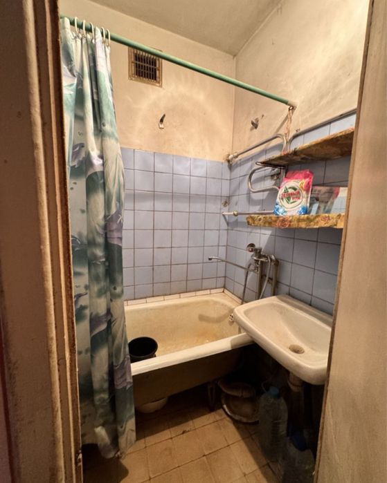 Чиланзар 25.  Срочно. 1 комнатная улучшенка