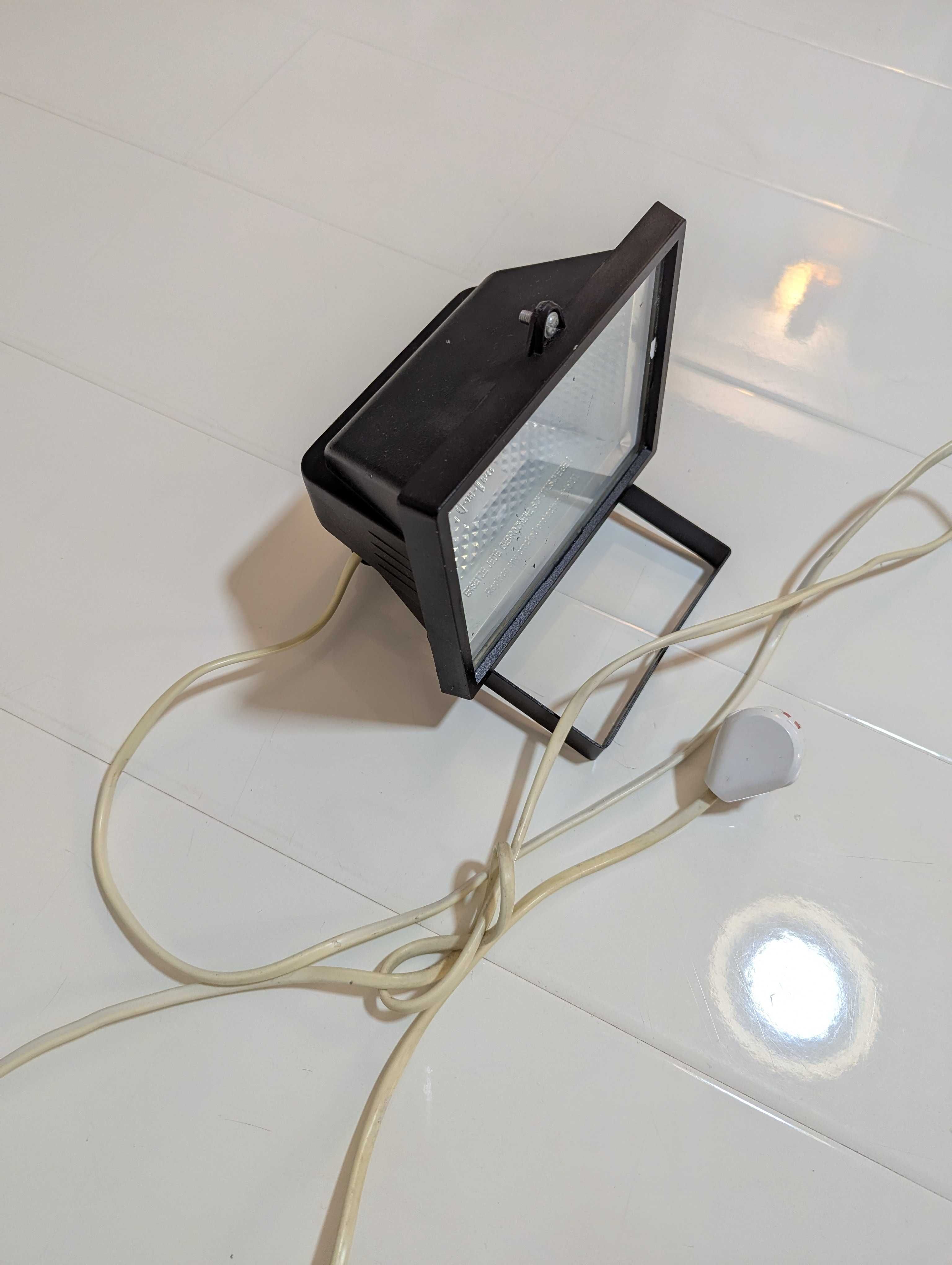 Lampa cu halogen