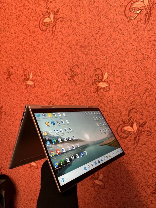 HP envy x360 core7