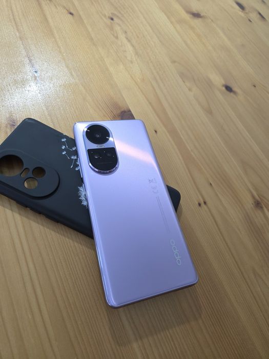 Vand telefon Oppo Reno 10 Pro