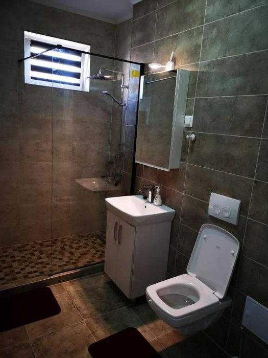 Vand apartament mobilat +parcare ,afacere la cheie in Maurer Residence