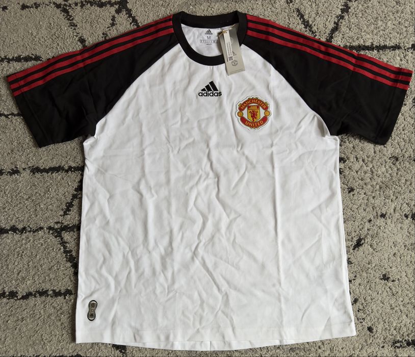 (04.12) Оригинални футболни горнища и тениски