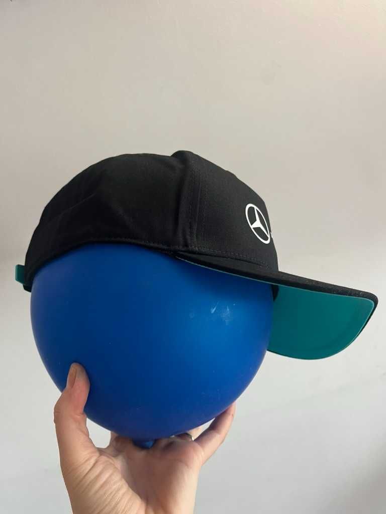 Шапка Mercedes AMG