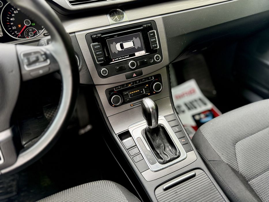 • Volkswagen Passat 2012 / 2.0 Tdi / DSG / Parc auto • RATE / Garantie