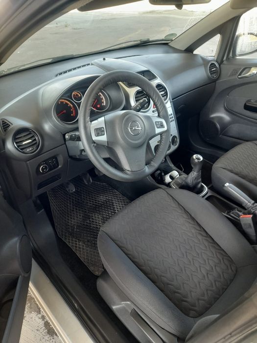 Vând Opel Corsa D