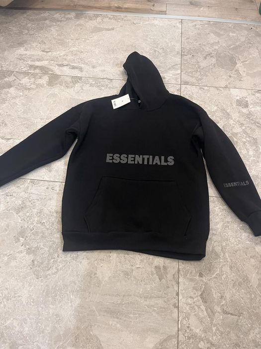 Суичър Essentials