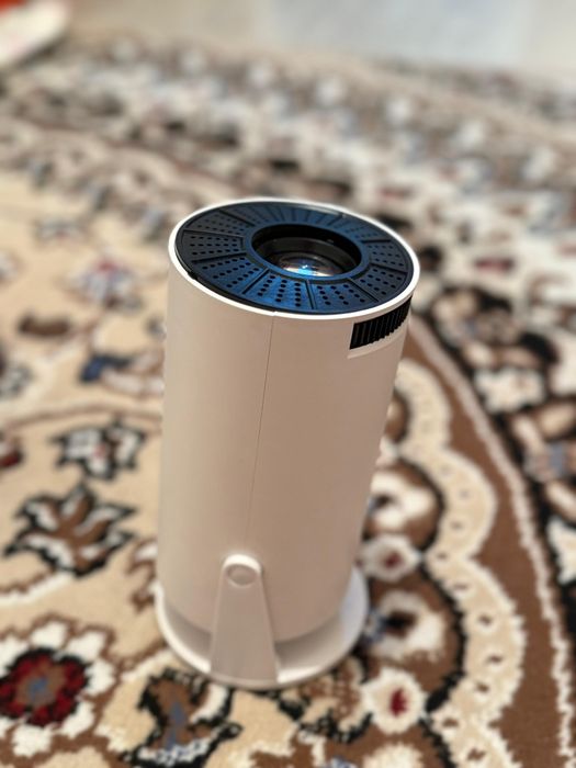 Проектор, в отличном состоянии. Использовали только 2-3 раза.