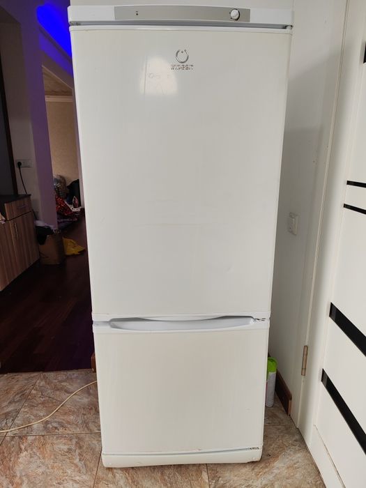 Холодильник рабочий