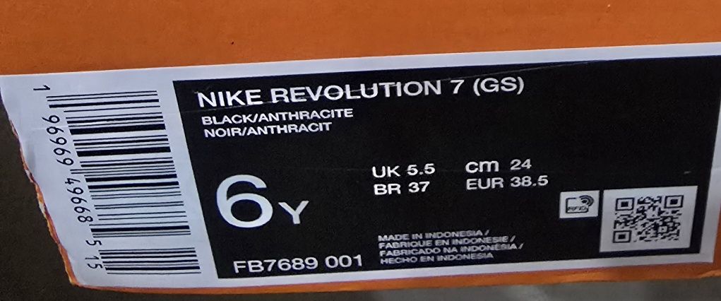 Маратонки Nike Revolution 7 номер  38,5