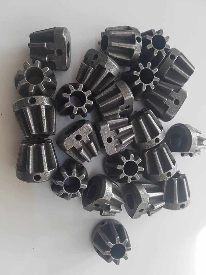 Pinioane cioc inodator, pinioane suveica,role piston prese de balotat
