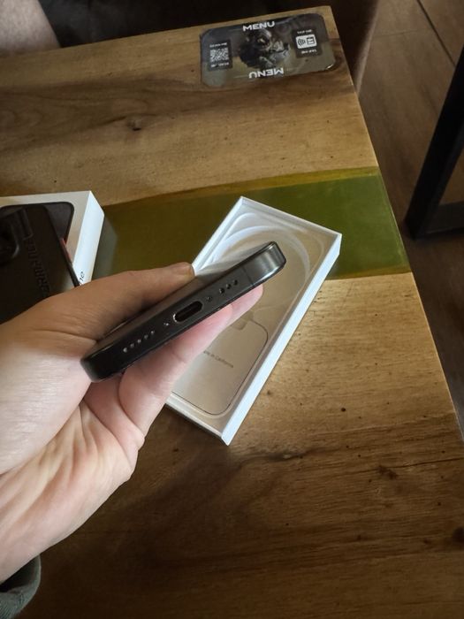 Продавач iphone 15 Pro