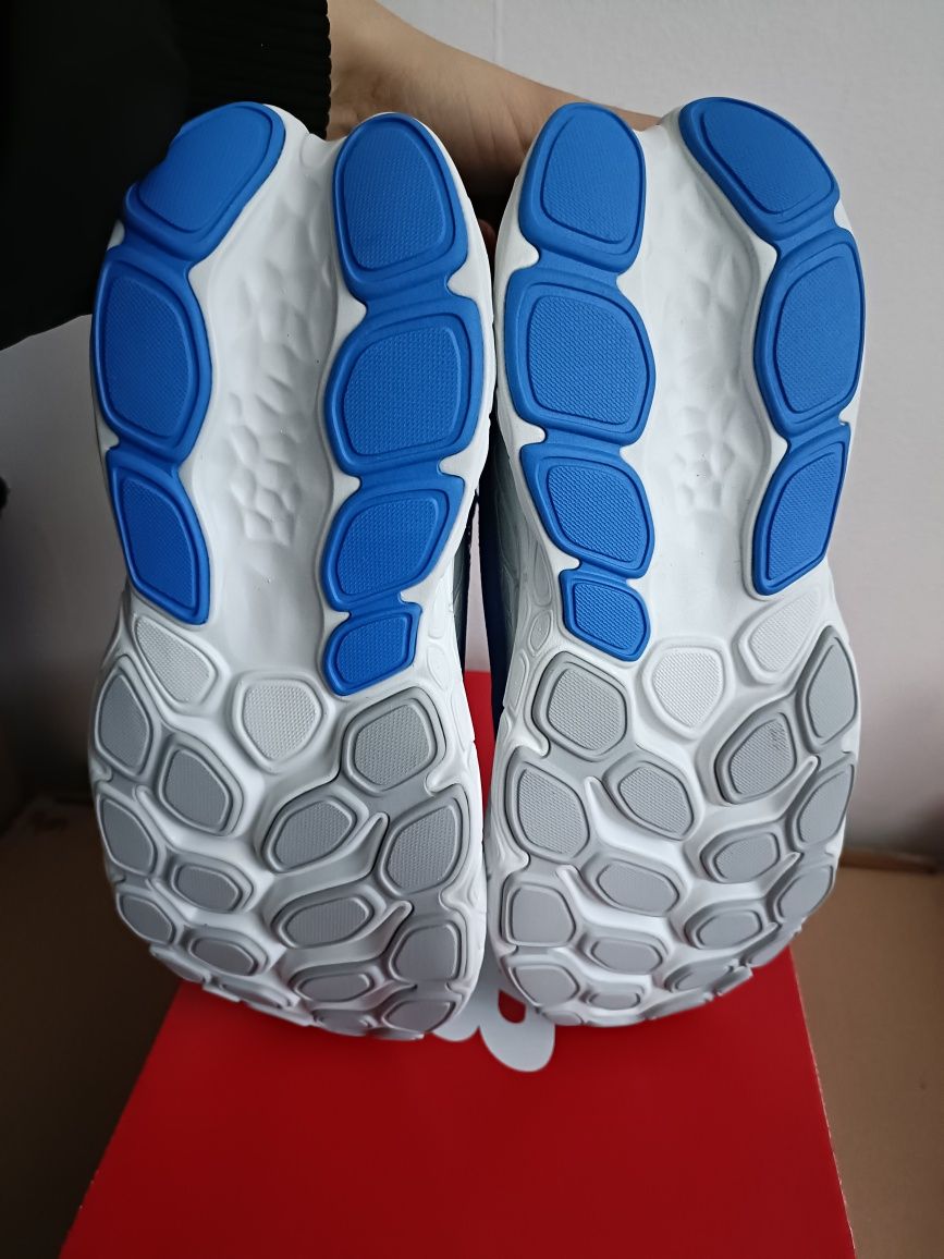 New Balance Fresh Foam More v4 номер 41