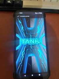 Телефон смартфон танк 1