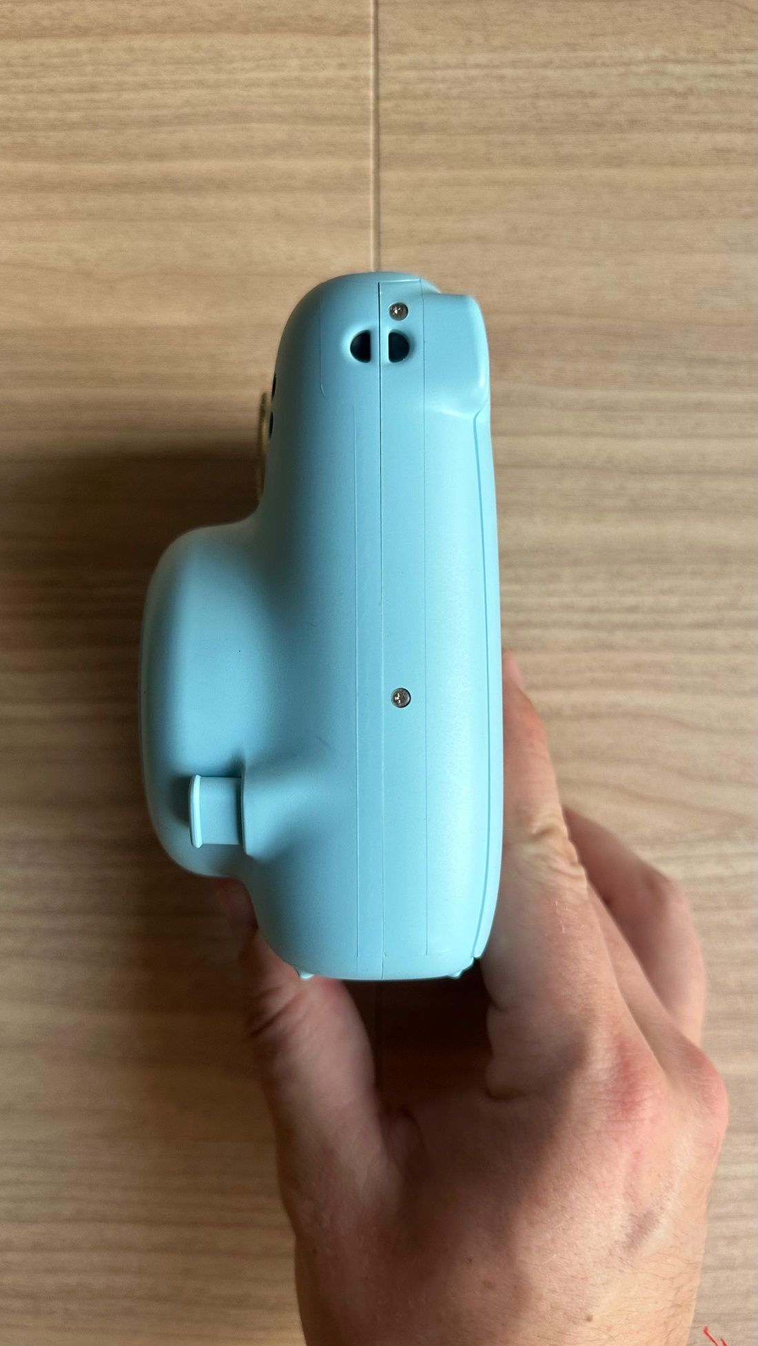 Продам Instax Mini 11, голубой — отличное состояние