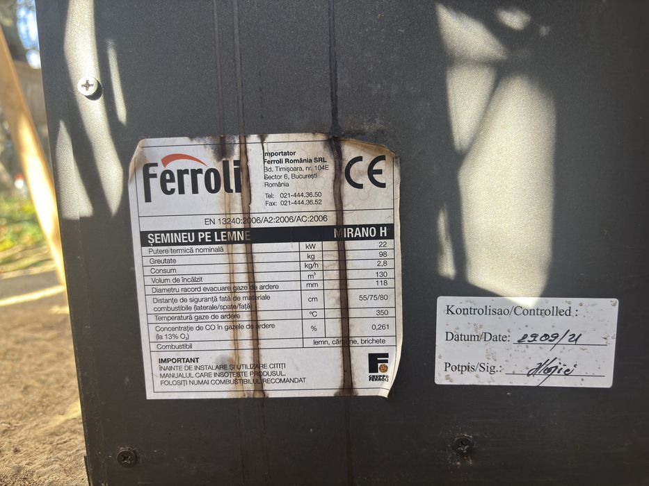 Termoşemineu Feroli