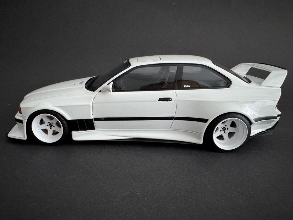 Macheta BMW E36 Kyza 1/18 OTTO