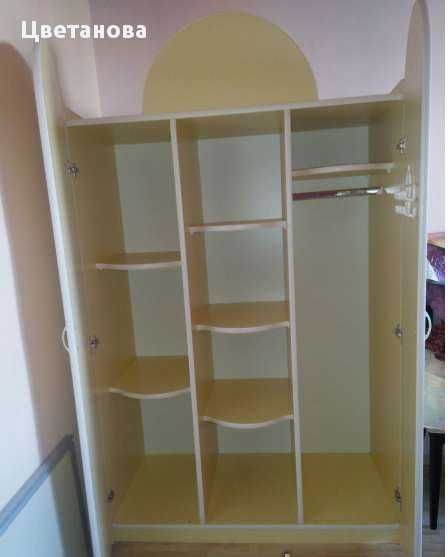 Мебели от детска стая-Гардероб/висок шкаф-етажерка/стенна етажерка