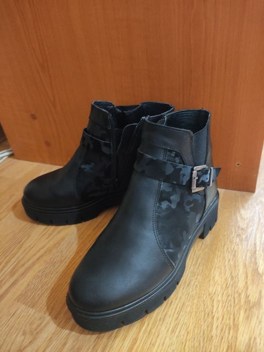 De vânzare cizmulițe de damă piele naturala