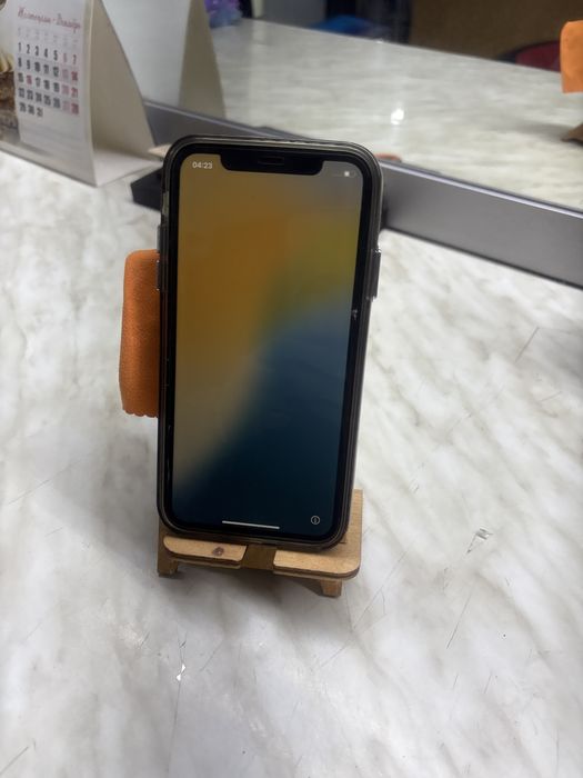 Продается айфон 11срочно в хорошем состояние