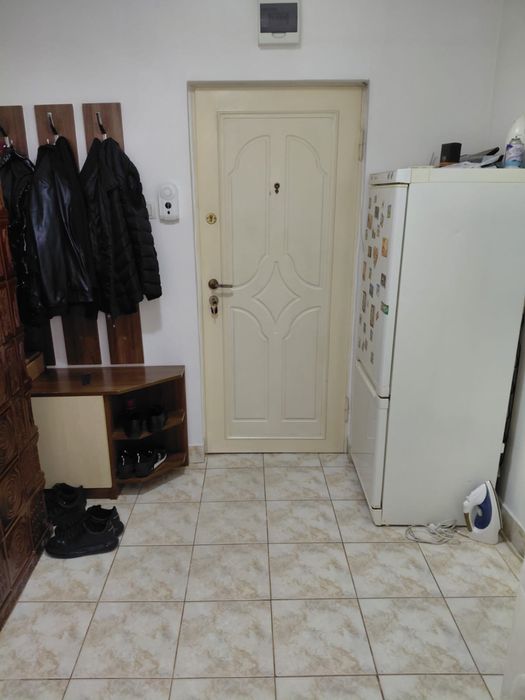 Apartament 2 camere, 48 mp, renovat, etaj 6, Ștei
