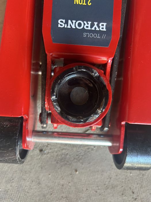 Vand circ crocodil hidraulic Byron’s tools