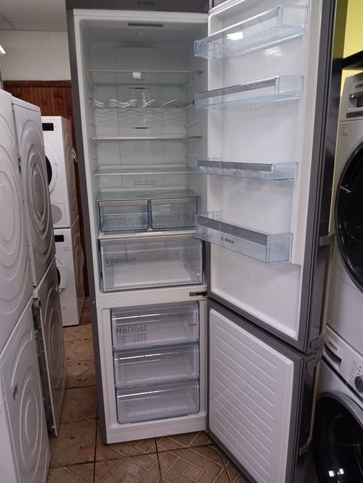 Иноксов комбиниран хладилник с фризер Бош Bosch A+++ 2 години гаранция