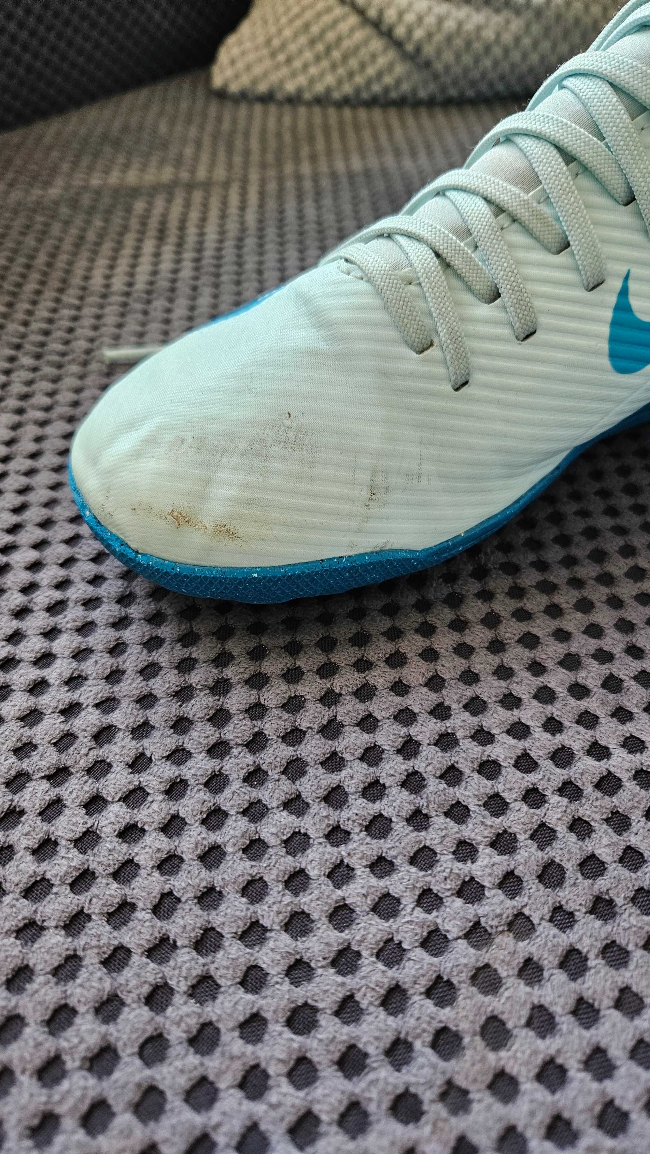 Детски футболни обувки стоножки Nike Superfly 10 Club, 37,5 номер
