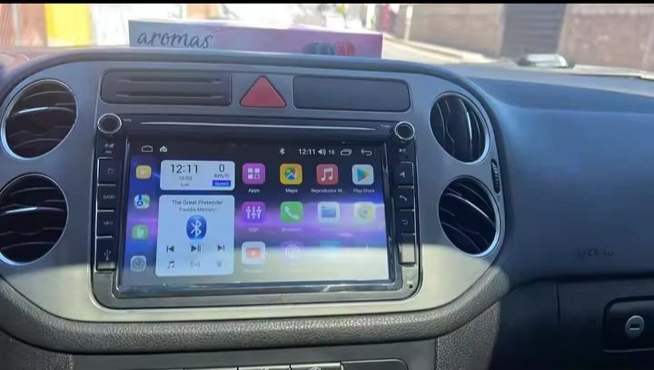 Navigatie Android 13 cu Android auto & Carplay Wireless, 2GB RAM, 32 G