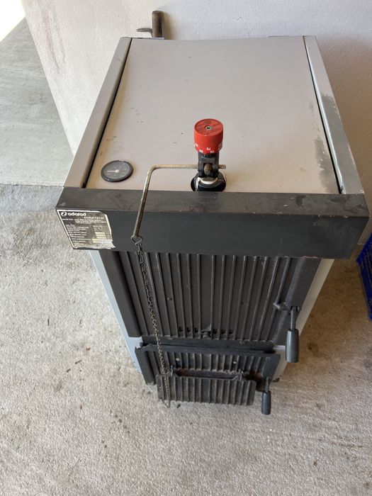 Cazan pe lemne de vanzare.