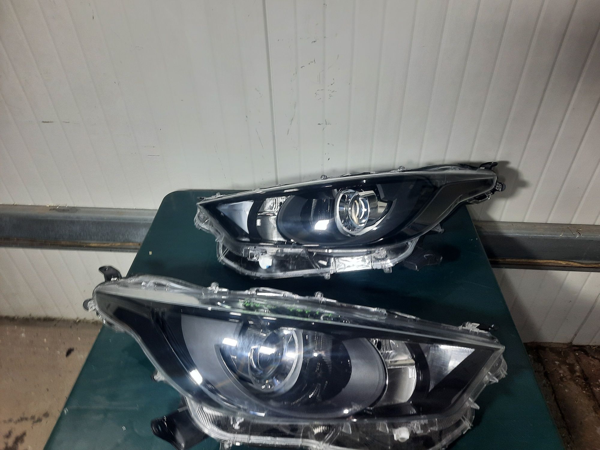 Faruri far stanga dreapta toyota yaris / mazda 2 / 2019 2020 2021 2022