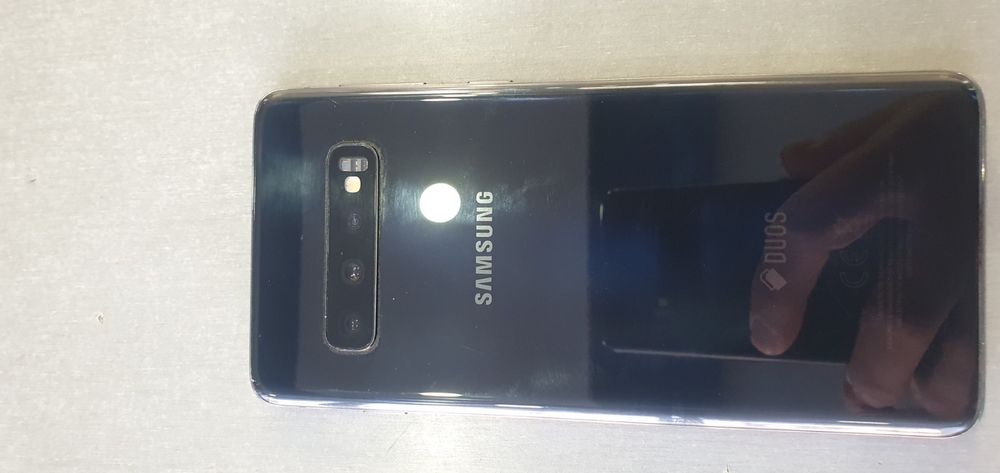Samsung S10,перфектен!