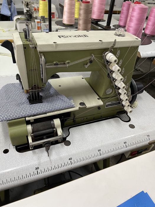 Masina cu 4 ace cu puller Rimoldi