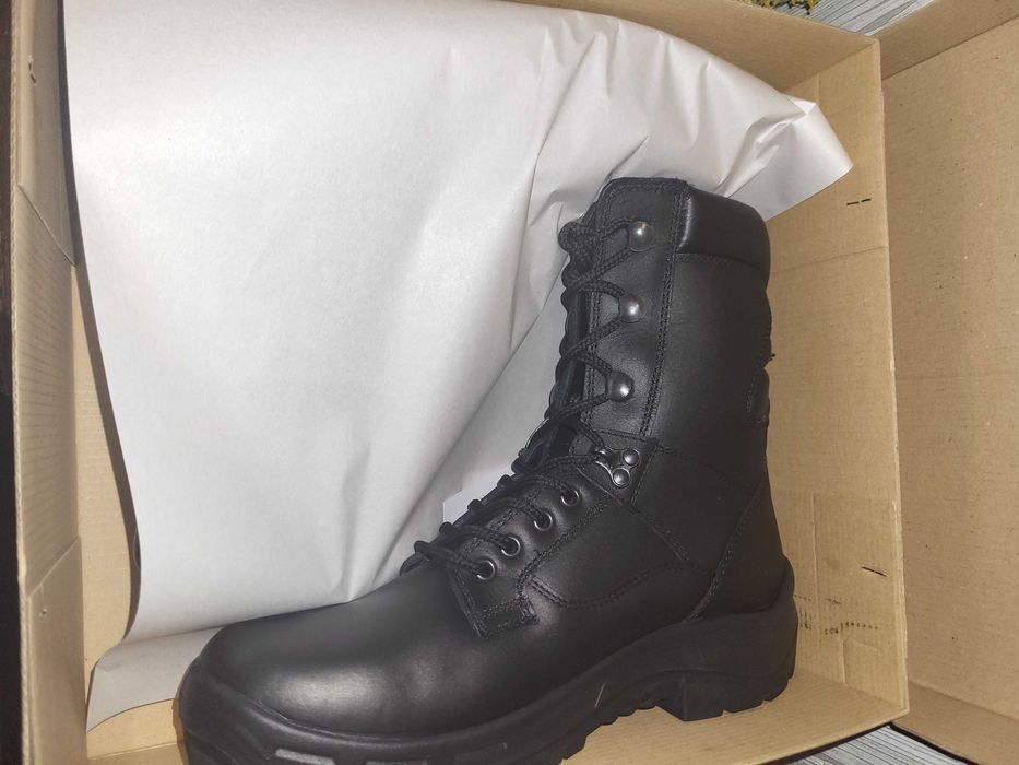 Български кубинки нови с кутията 43 размер