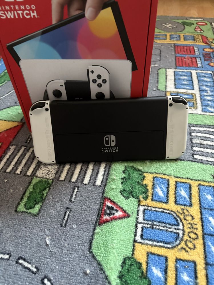 Vand nintendo switch OLED.NOU CU GARANTIE!!