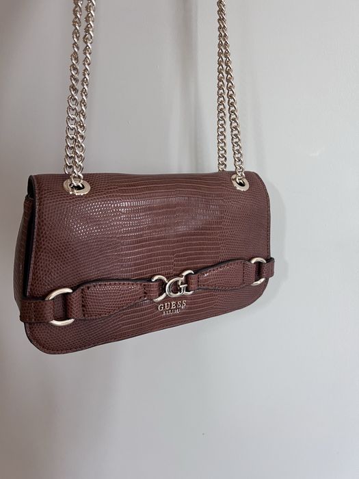 Кафява чанта guess