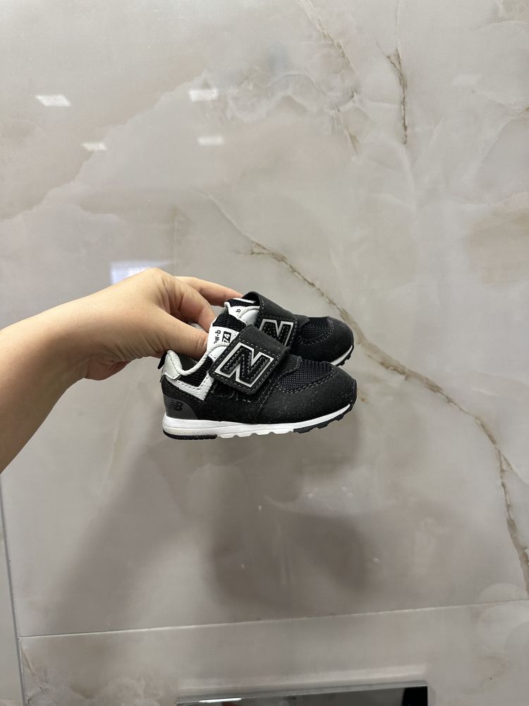 20 номер оригинални New balance маратонки бебе