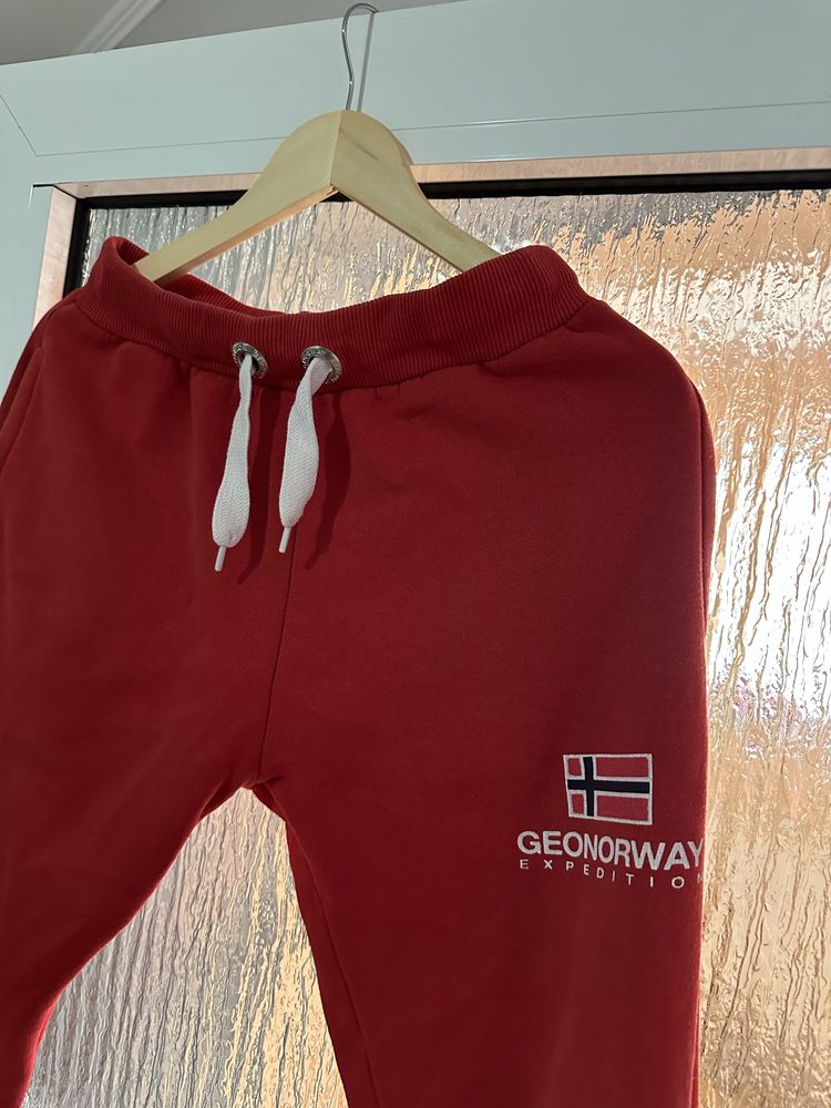 Pantaloni Rosii Geographical Norway