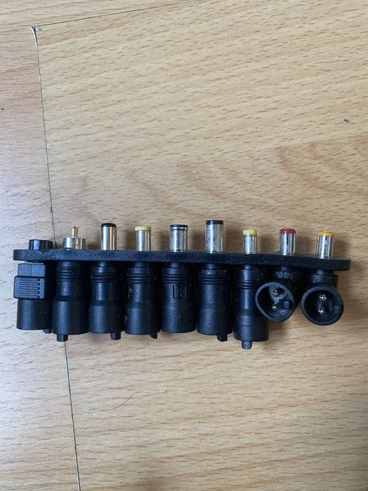 Универсално зарядно за кола за лаптоп 120W