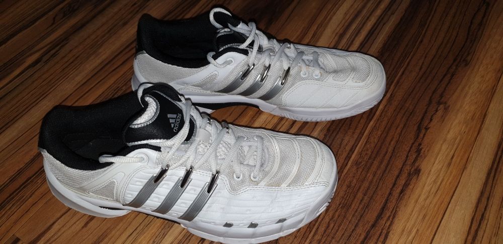 Adidas Оригинал 38номер дамски маратонки перфектно  състояние- 60лв
